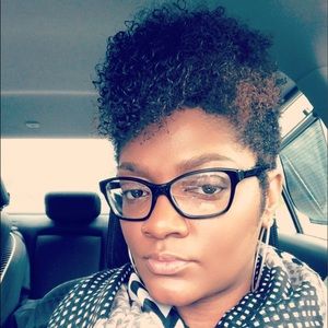 Meet your Posher, Dionne